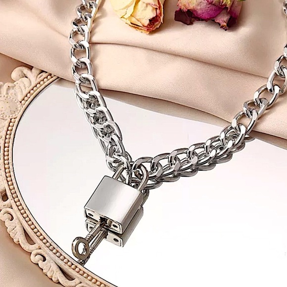 Silver Lock Key Cuban Chain Link Choker - Picture 6 of 10